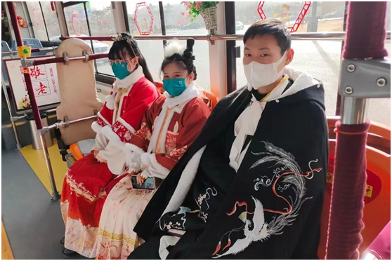 老家河南 心的春運(yùn)︱熟悉的春節(jié)里！ 看洛陽公交人的過年儀式感 