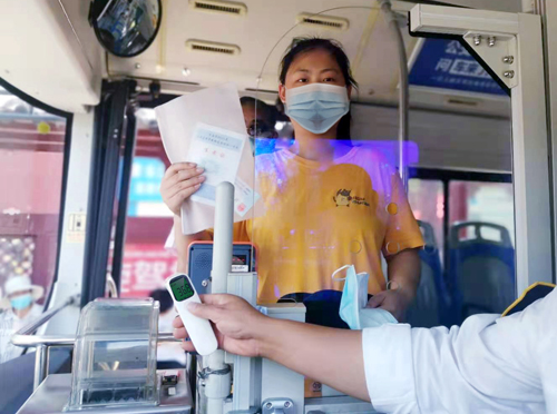 愛心助考，公交服務暖人心