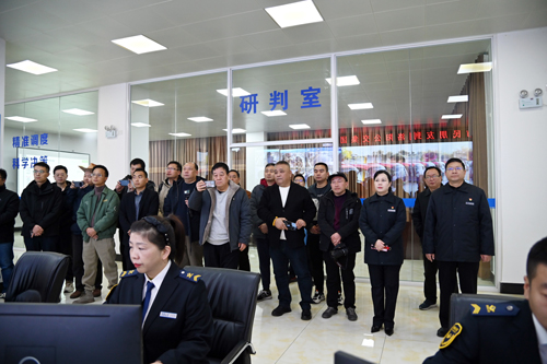 慶祝建司70周年！洛陽公交集團(tuán)邀請市民代表“零距離”探秘公交01.JPG