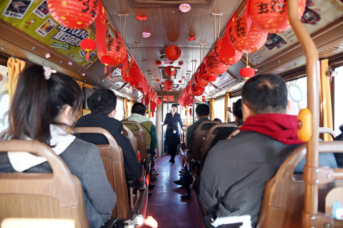 慶祝建司70周年！洛陽公交集團(tuán)邀請市民代表“零距離”探秘公交03.JPG
